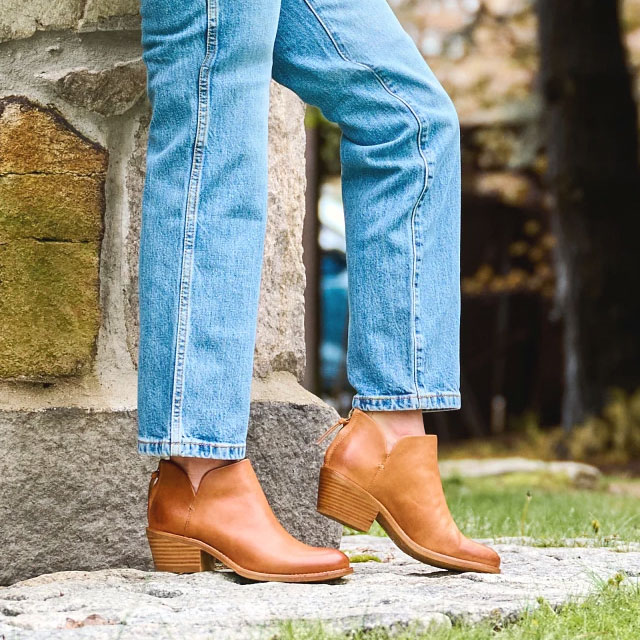 Angelica bootie in tan.